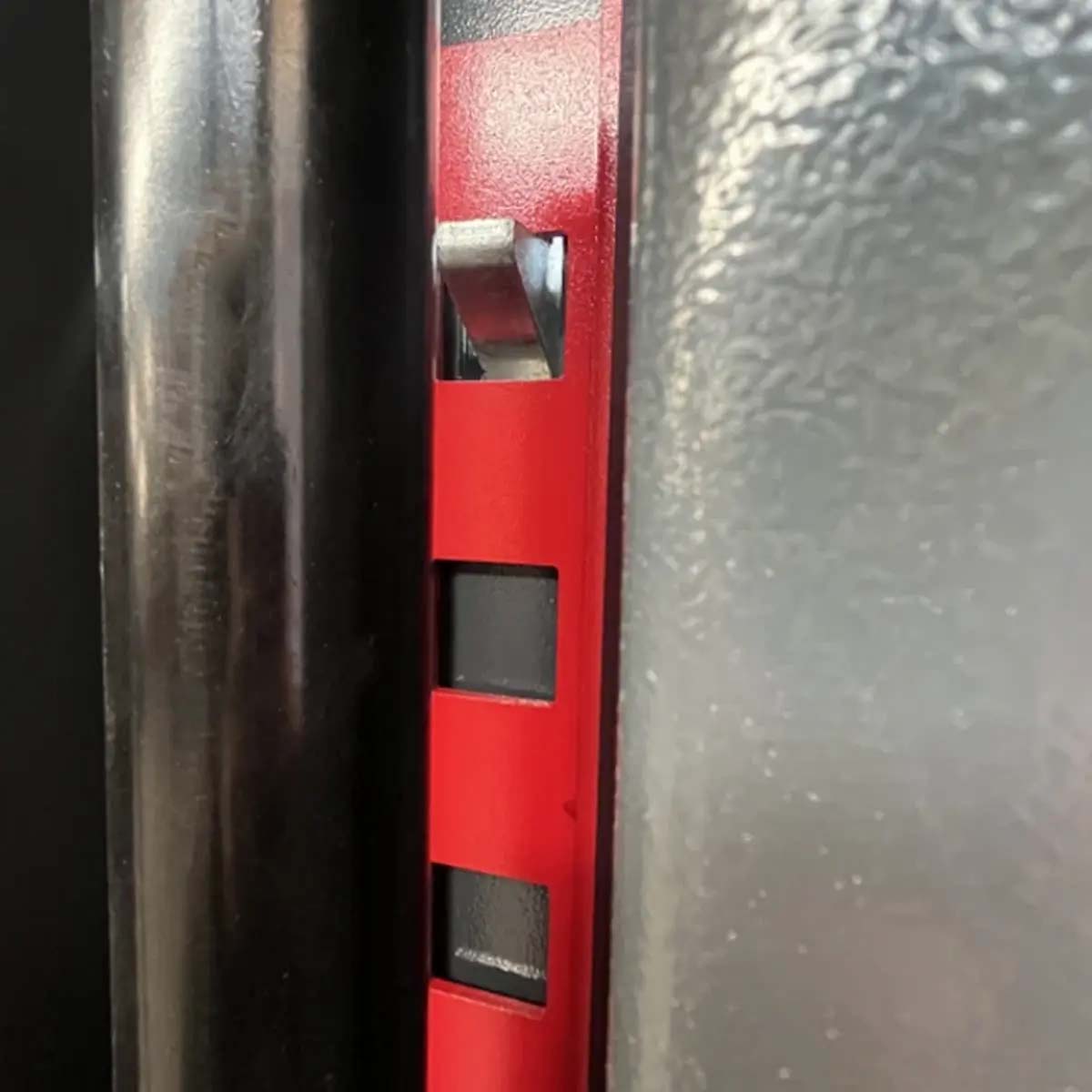 KT-M140XD column safety-lock positions