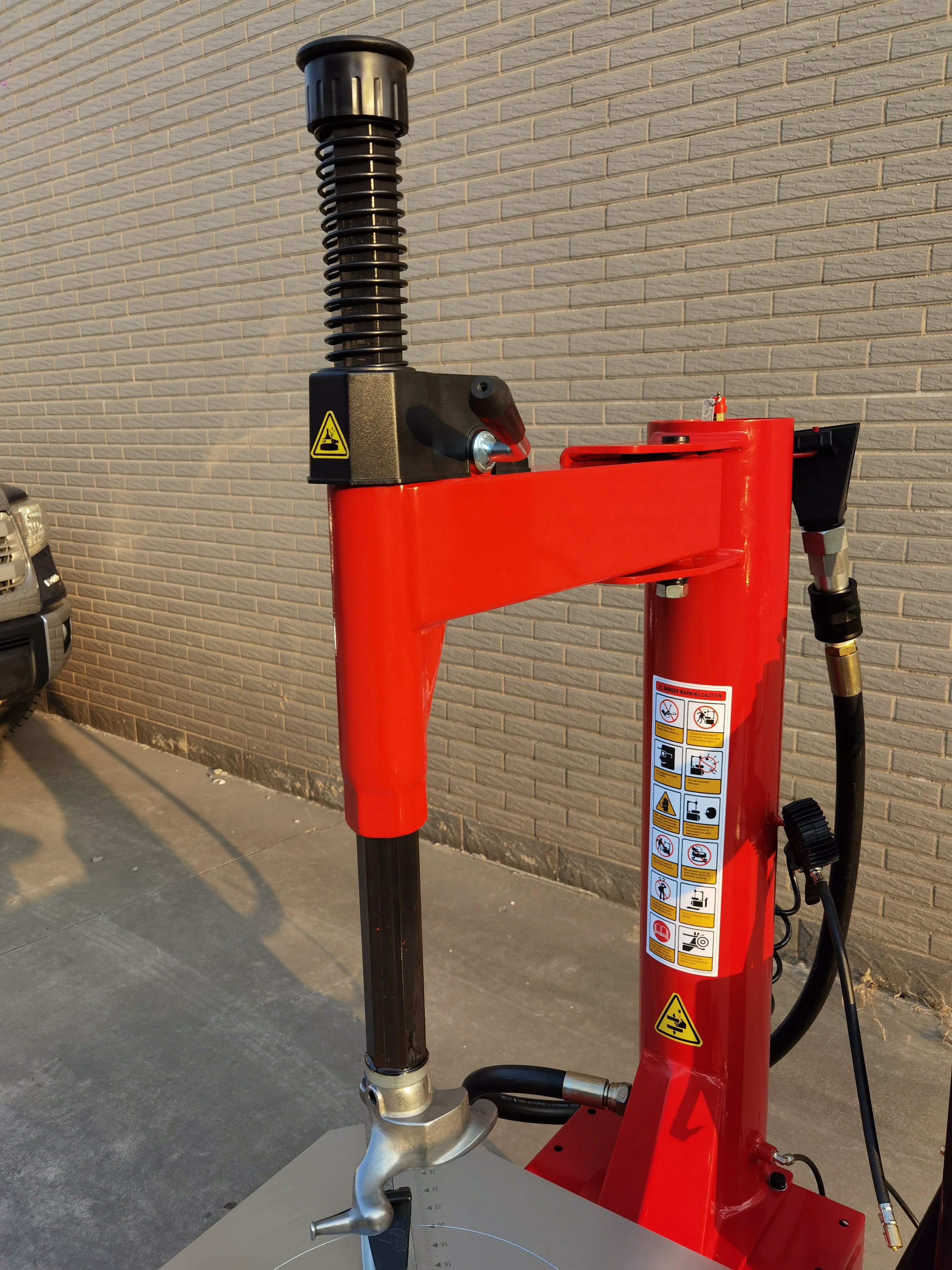 Katool KT-T835 Single Assist Arm Tire Machine |13"-26" Outside / 14"-28" Inside Clamp product image 16