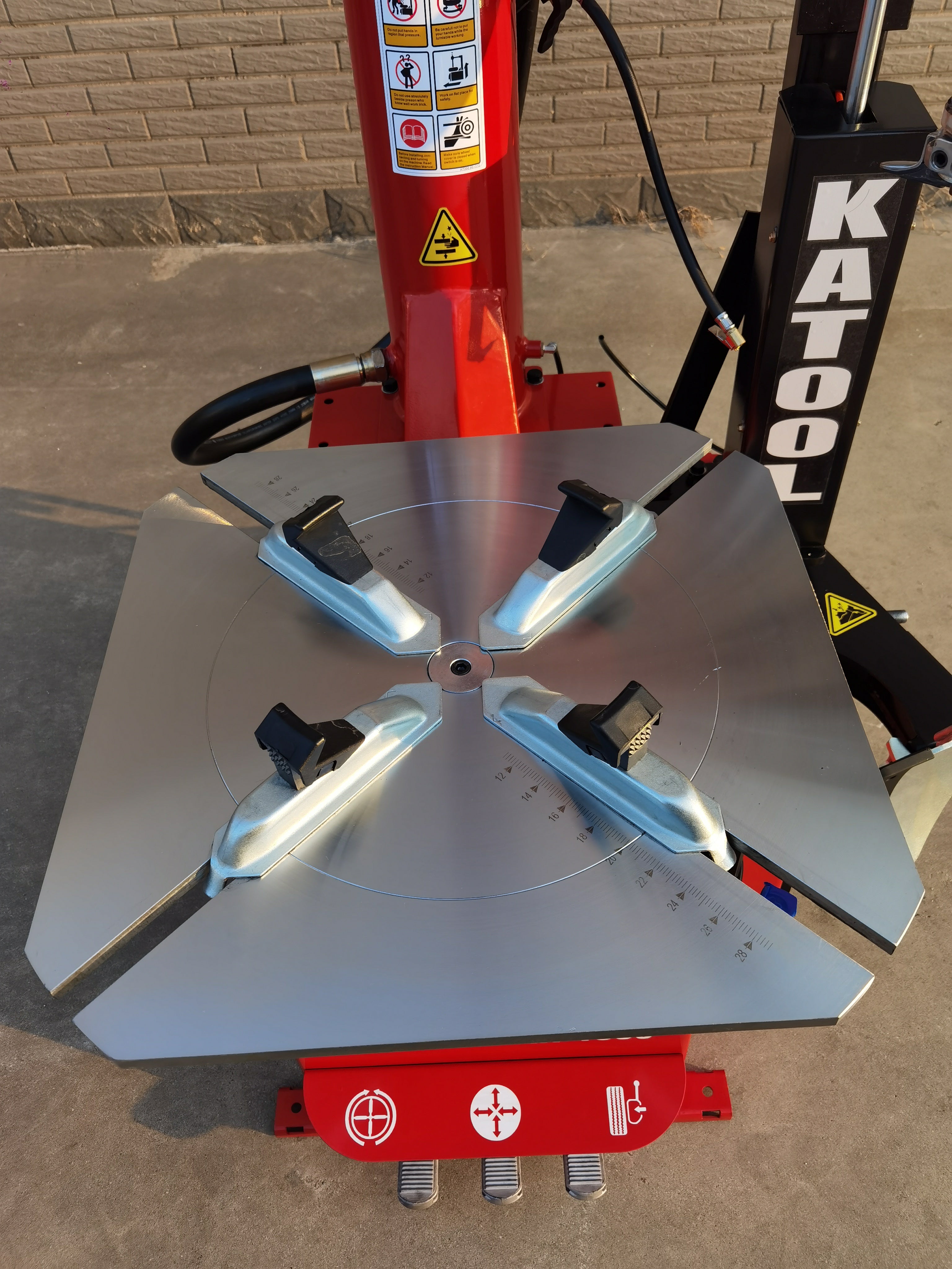 Katool KT-T835 Single Assist Arm Tire Machine |13"-26" Outside / 14"-28" Inside Clamp product image 18